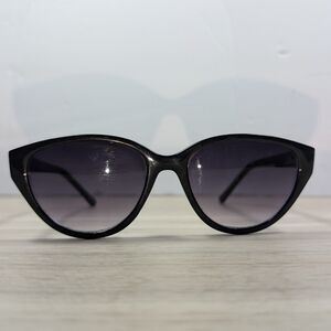 Betsey Johnson Cat Eye Sunglasses Black Frame Gradient Lenses Womens